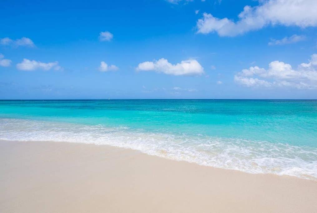 Beach Living At Island Pine Villas George Town Dış mekan fotoğraf