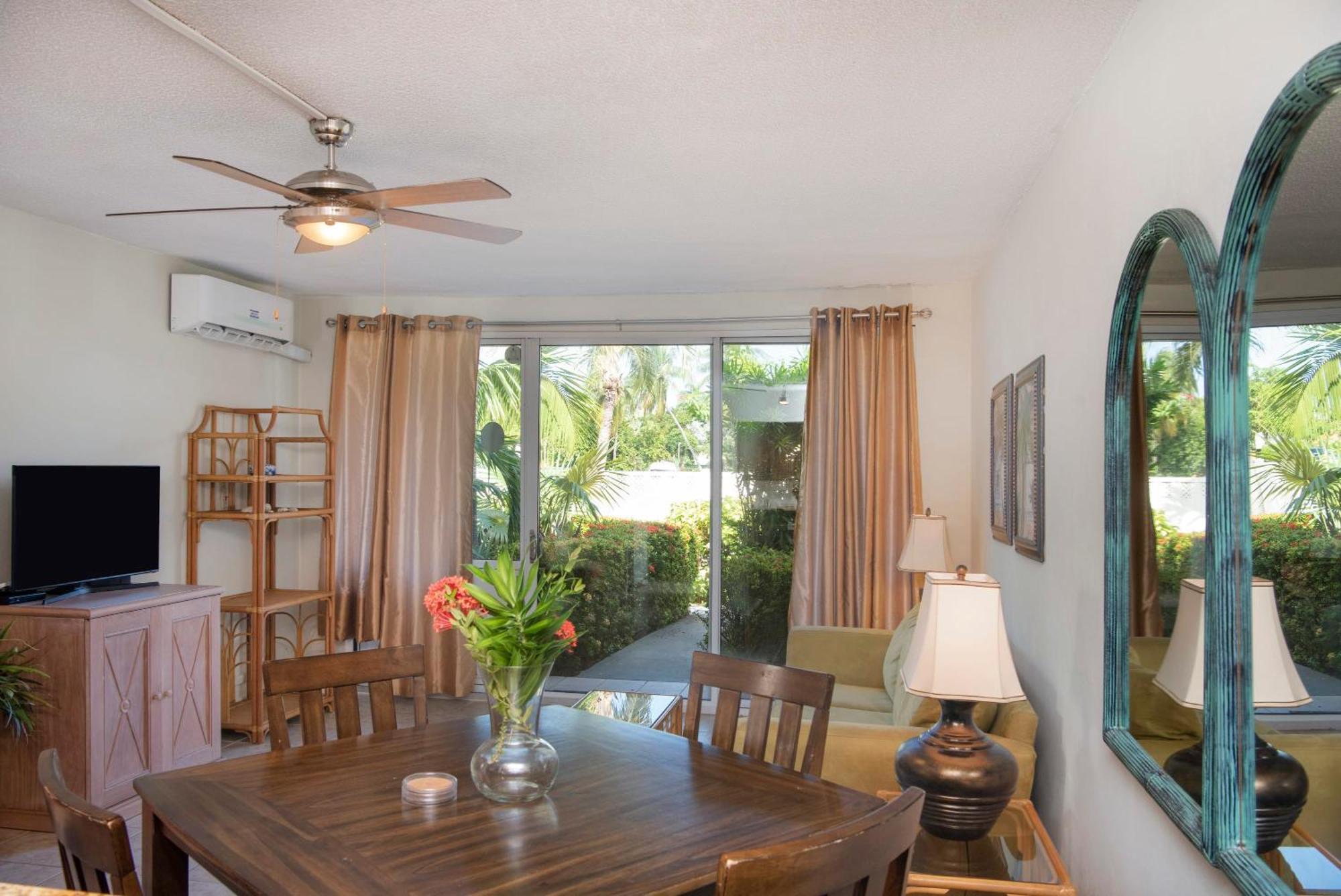 Beach Living At Island Pine Villas George Town Dış mekan fotoğraf